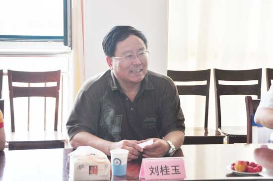 山東信息職業學院黨委副書記劉桂玉在會上講話