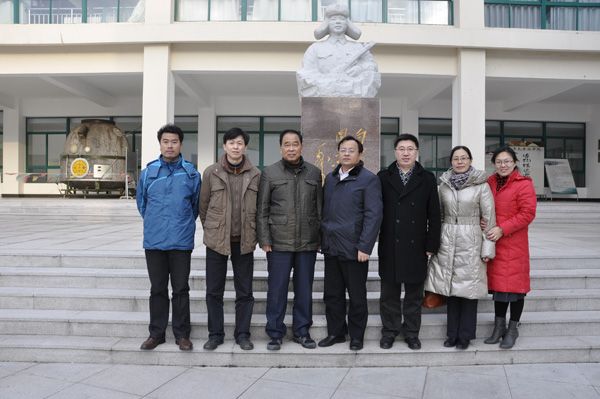 檢查指導結束后合影留念