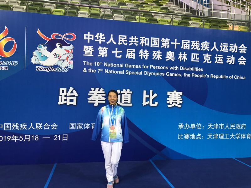 全國跆拳道比賽季軍，劉仕春老師送給女兒的滿月禮物讓人敬佩