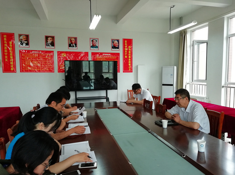 青島黃海學院黨委書記李清山到護理與健康學院進行黨務工作調研