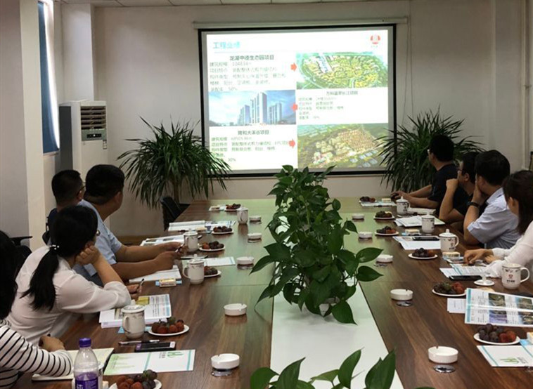 建筑工程學院赴榮華（青島）建設科技有限公司考察調研                   