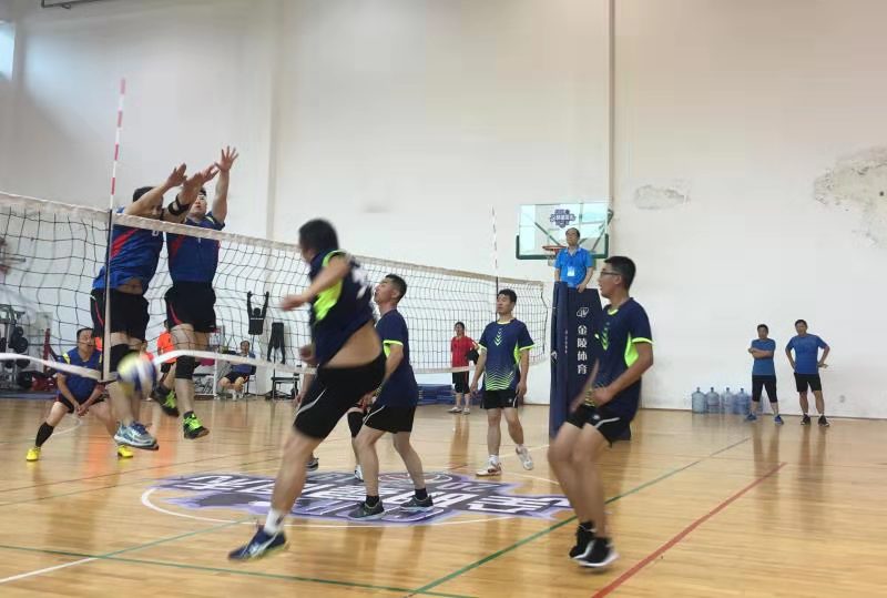 黃海學院教職工獲全省高校氣排球青島片區比賽第一