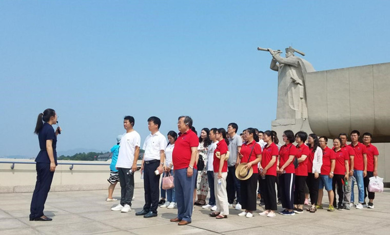 青島黃海學院組織黨員赴膠東（威海）黨性教育基地參觀學習