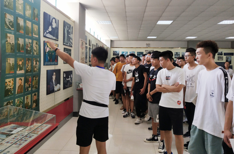 建筑工程學院組織2019級新生參觀雷鋒紀念館