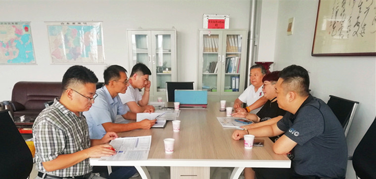 青島大學全科醫學院項目組主任李臻一行來我校洽談合作事宜