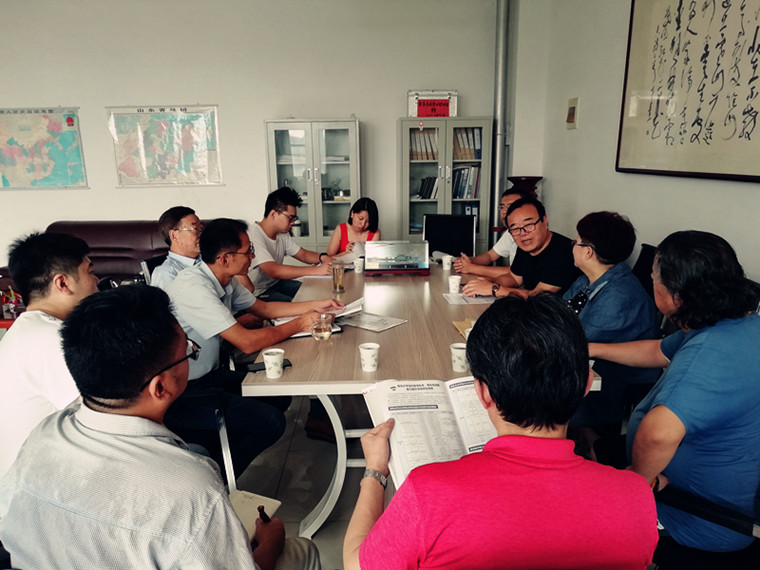 青島大學全科醫學院院長畢泗迎一行來我校洽談專升碩合作辦學