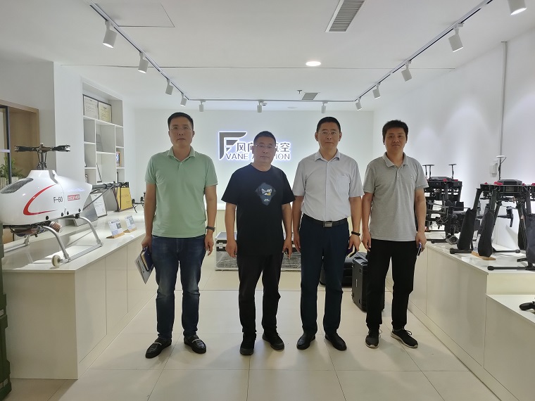 智能制造學院赴青島風向標航空科技發展有限公司參觀考察