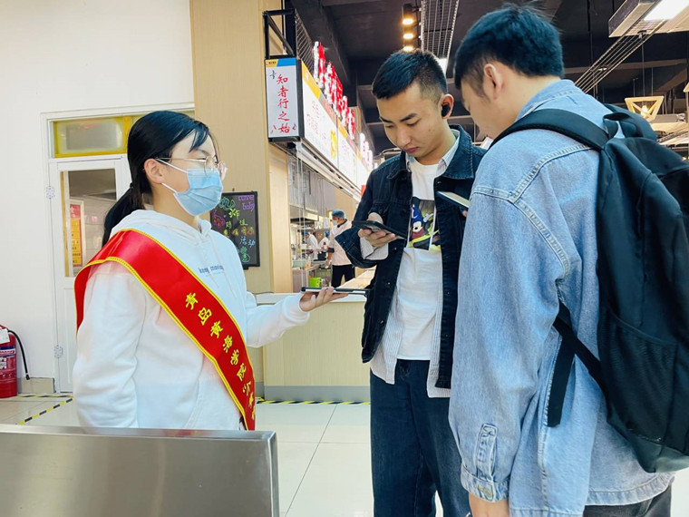 建筑工程學院組織“光盤”有禮活動