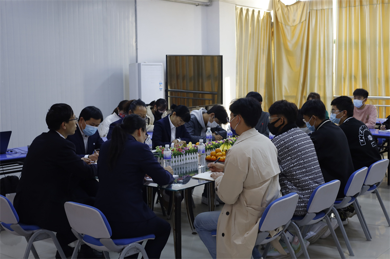 建筑工程學院組織“我與黃海共成長”交流分享會