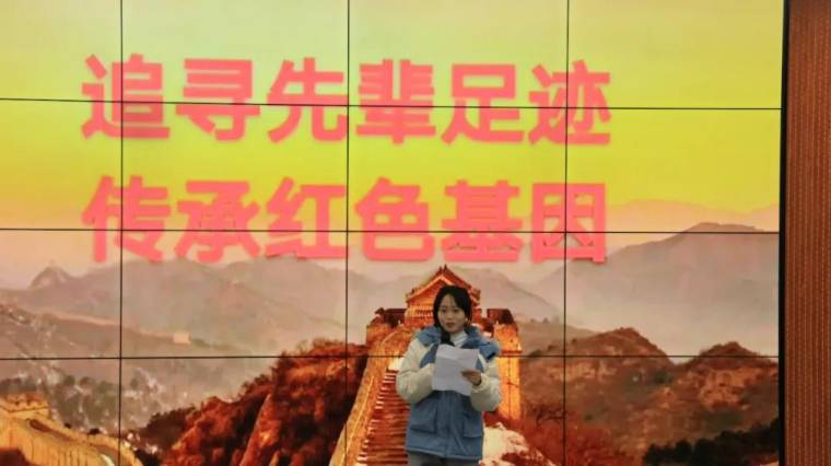 大數據學院舉行“追隨先輩足跡  傳承紅色基因”演講比賽