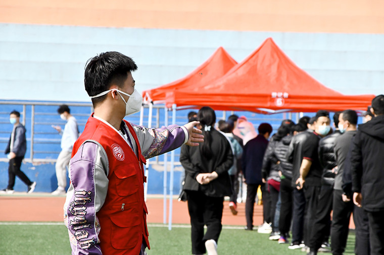 一紙請戰書--我校志愿者主動請纓上“戰場”眾志成城抗疫情