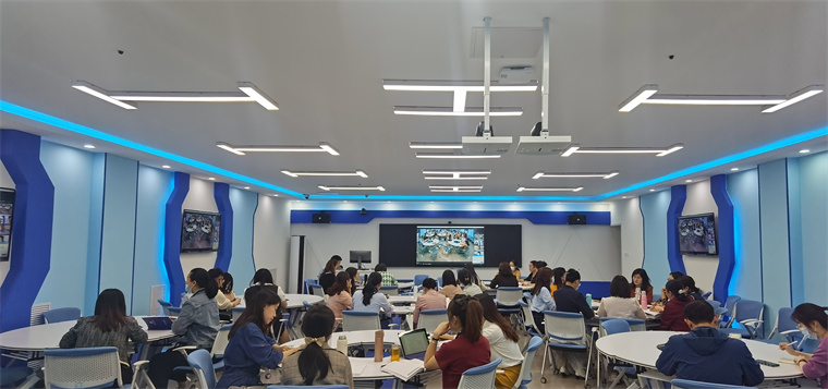 翟紅華教授應邀作“商務英語一流專業與課程建設”指導講座