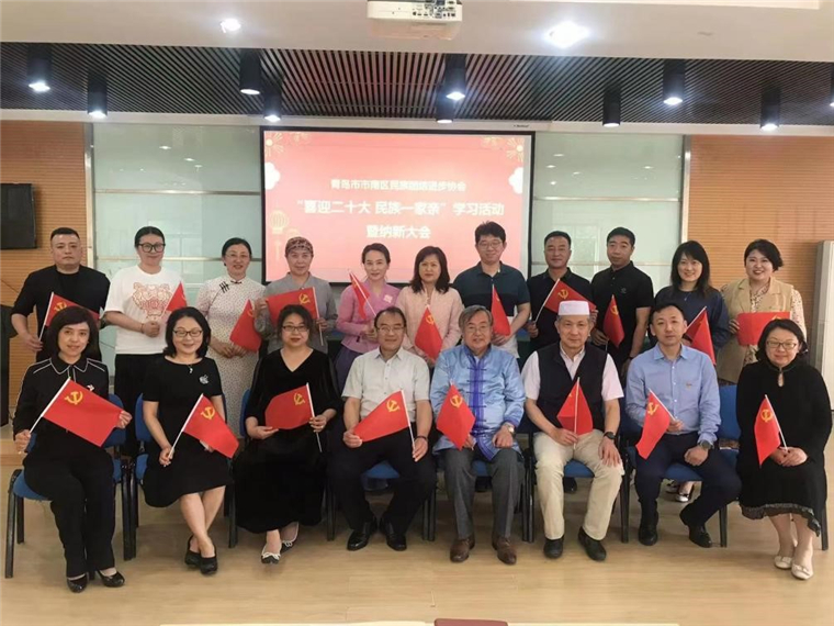 我校朝克吉勒圖教授深入社區宣講黨的民族政策