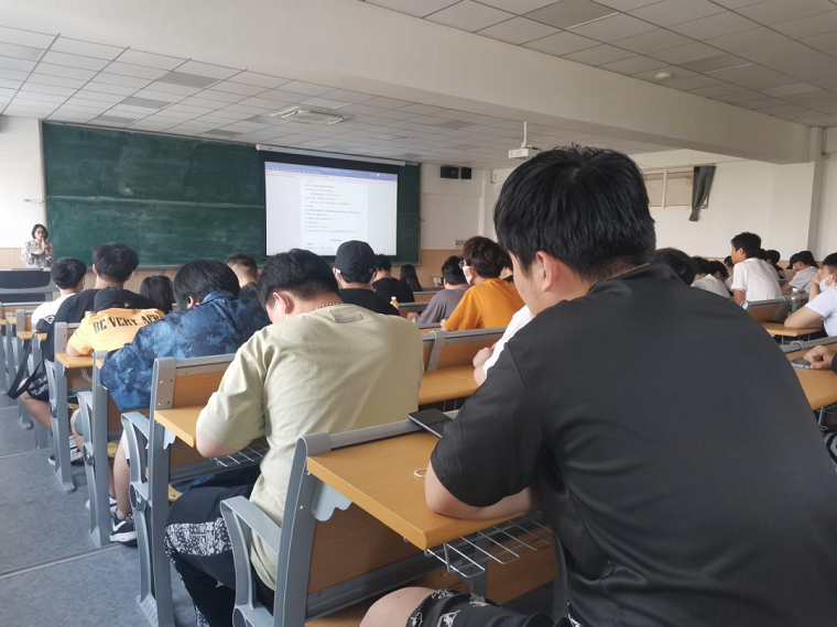 大數據學院舉行頂崗實習宣講會