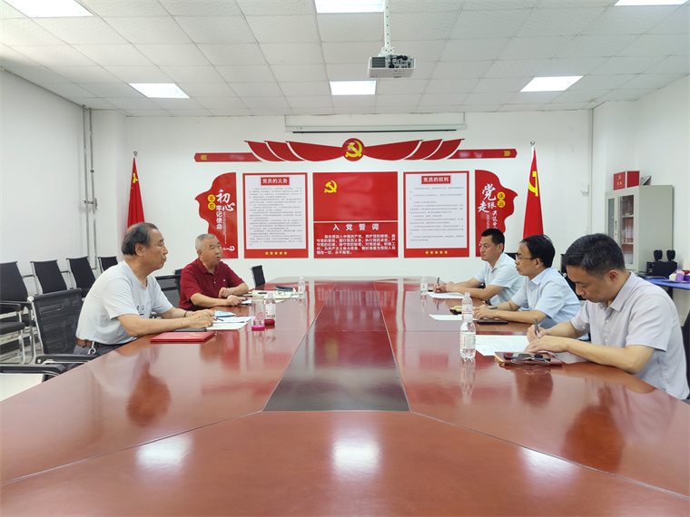 《雷鋒》雜志社青島工作站召開會議專題研究學雷鋒工作