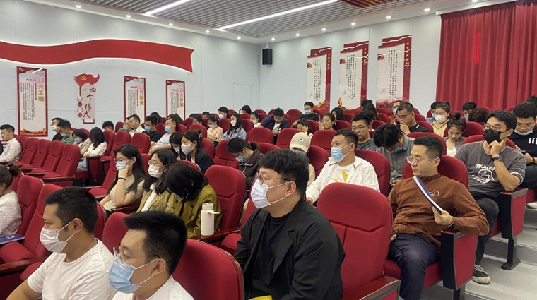 藝術學院組織“考研面對面：開往春天的地鐵”專題講座