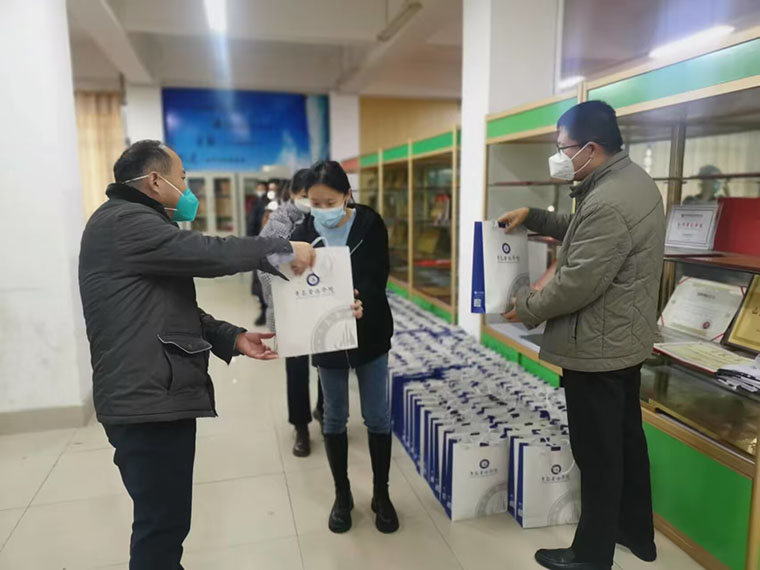 情暖學子心| 國際商學院給考研學子送上愛心大禮包