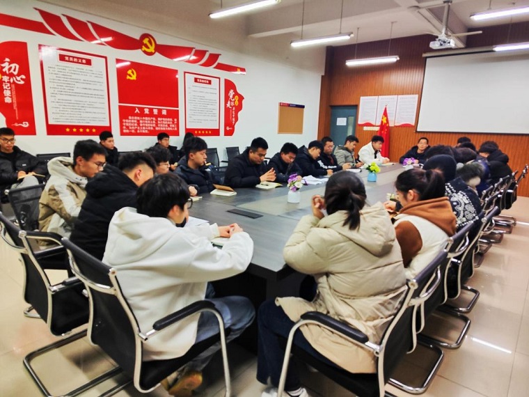 凝心聚力譜寫新篇，不負韶華不悔青春