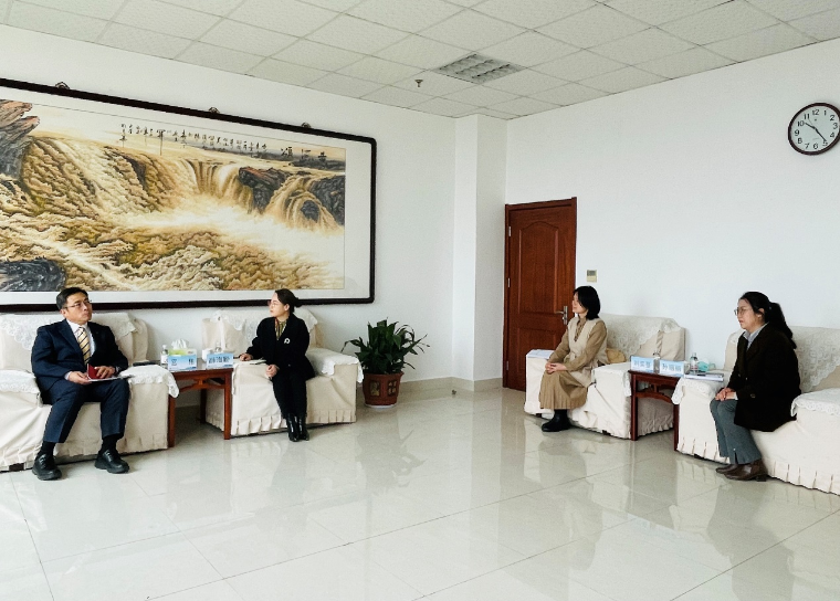 日本城西國際大學國際教育中心所長宮偉來訪交流