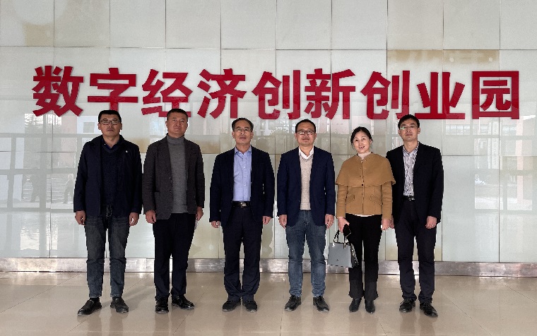 威海職業學院領導來我校交流座談