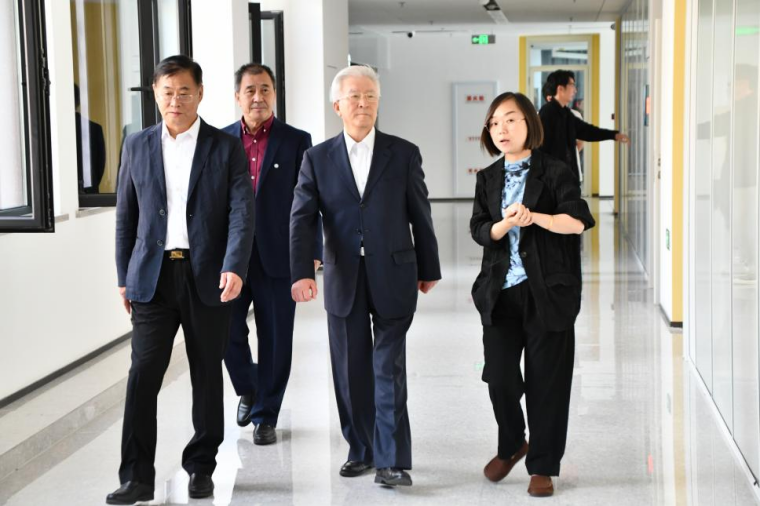 中國高等教育協會副會長管培俊來校考察指導并作專題報告