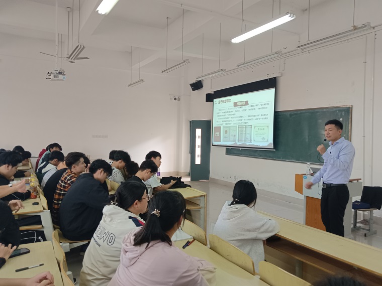 勞模工匠進校園 思政課堂啟新篇——智能制造學院舉辦第二期企業課堂