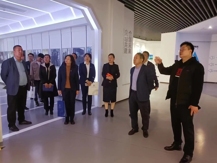 智能制造學院赴中電光谷產業園考察交流