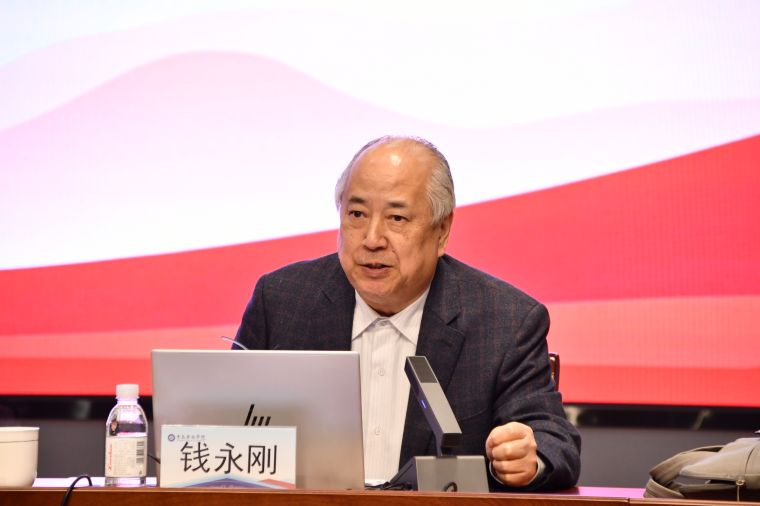 【山東教育新聞網】錢永剛做客青島黃海學院講述錢學森科學精神