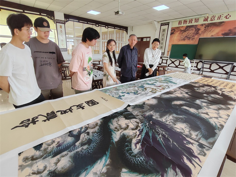 青島黃海學院成功舉辦第七屆“君子展藝”傳統文藝作品征集大賽