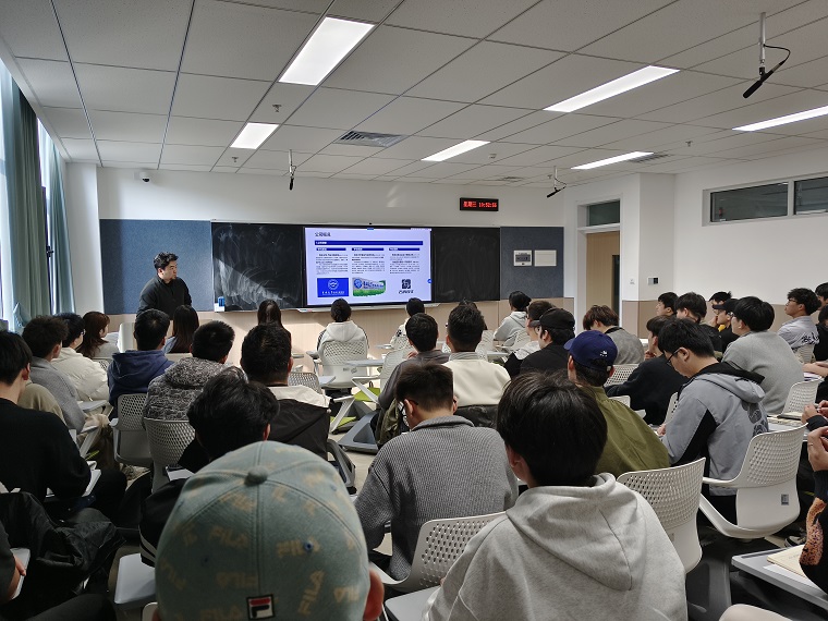 企業導師走進智能制造學院課堂，共筑設計人才新未來