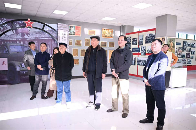 山東黃河文化經濟發展促進會藝委會主任孫玉平到青島黃海學院調研