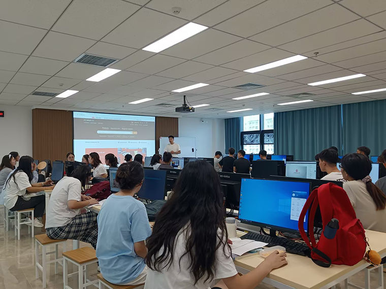 國際商學院積極推進校企共建，助力電商專業應用型人才培養
