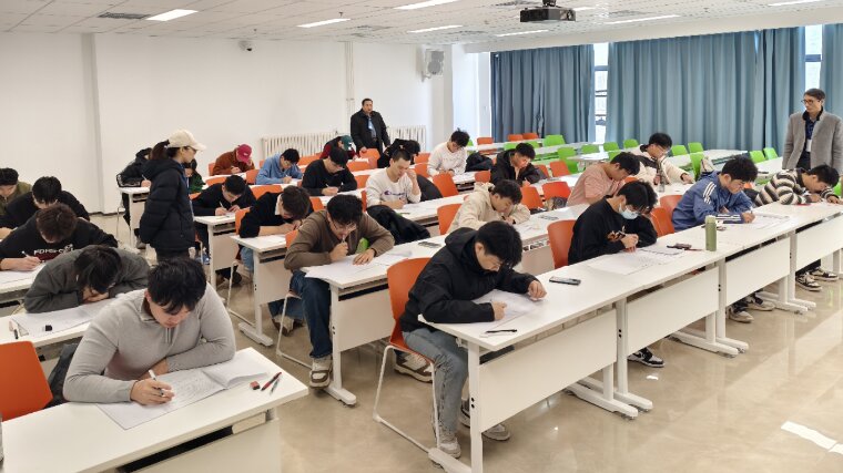 2025屆研究生入學考試公共課模擬考試順利進行