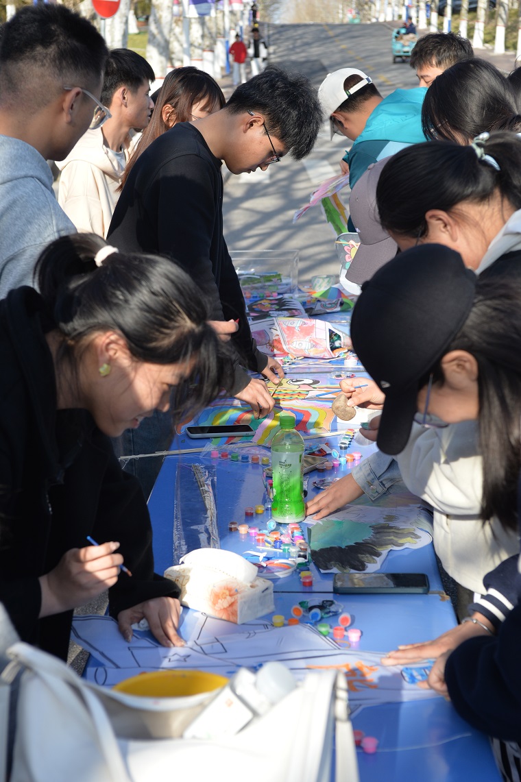 智繪紙鳶承文脈，素紙承韻續華章——智能制造學院開啟