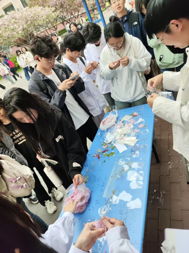 信息科學與工程學院舉辦“心花簽語”心理健康節特色活動