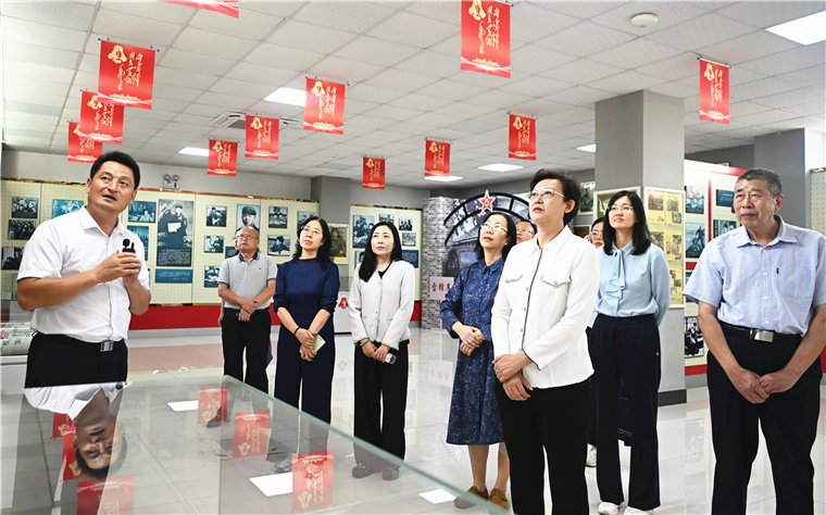 山東省職教社業務骨干培訓班來我校參觀調研