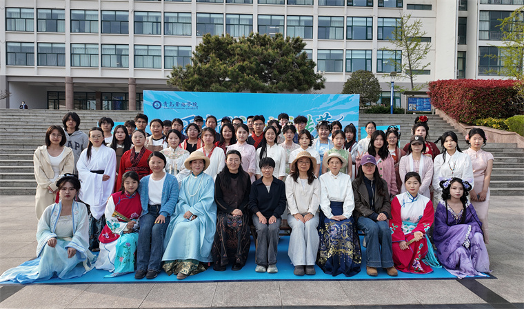 擠爆現場，持“通關文牒”，國風玩到嗨