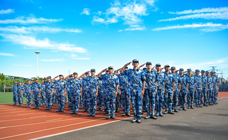 真槍實彈！黃海學子靶場上演“硬核”軍訓