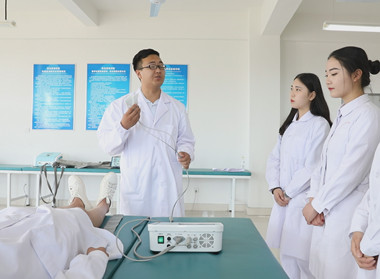康復治療學（Rehabilitation therapeutics）
