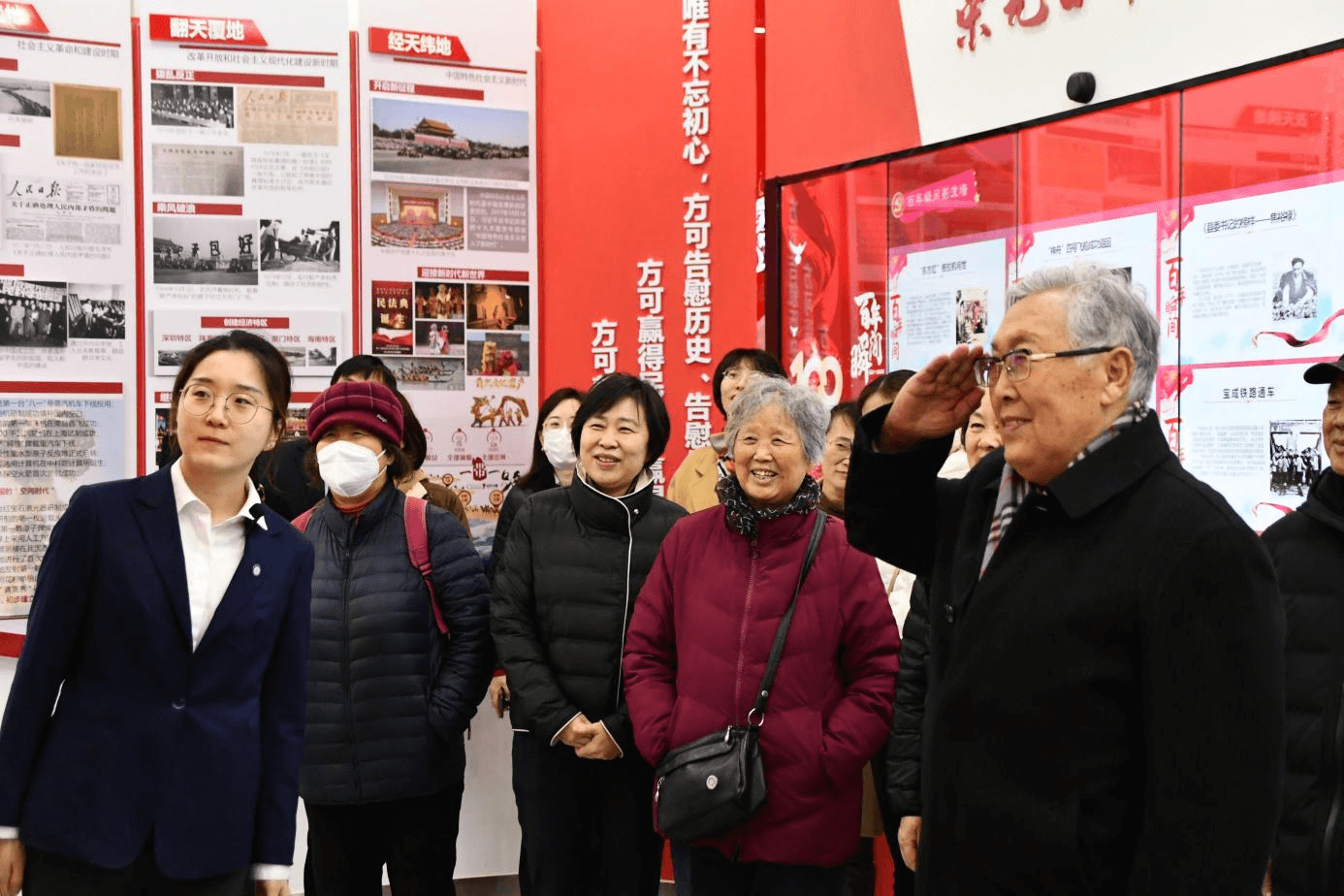 民建市委市直機關支部領導蒞臨我校參觀