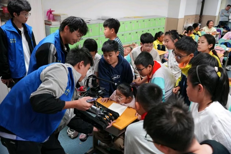 百萬大學生進社區|智能制造學院走進朝陽山小學普及3D打印
