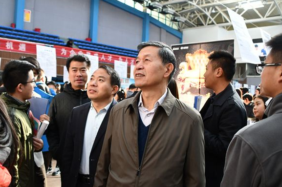 300多家企業上萬個崗位  2018“黃海定制”校園招聘會成功舉辦
