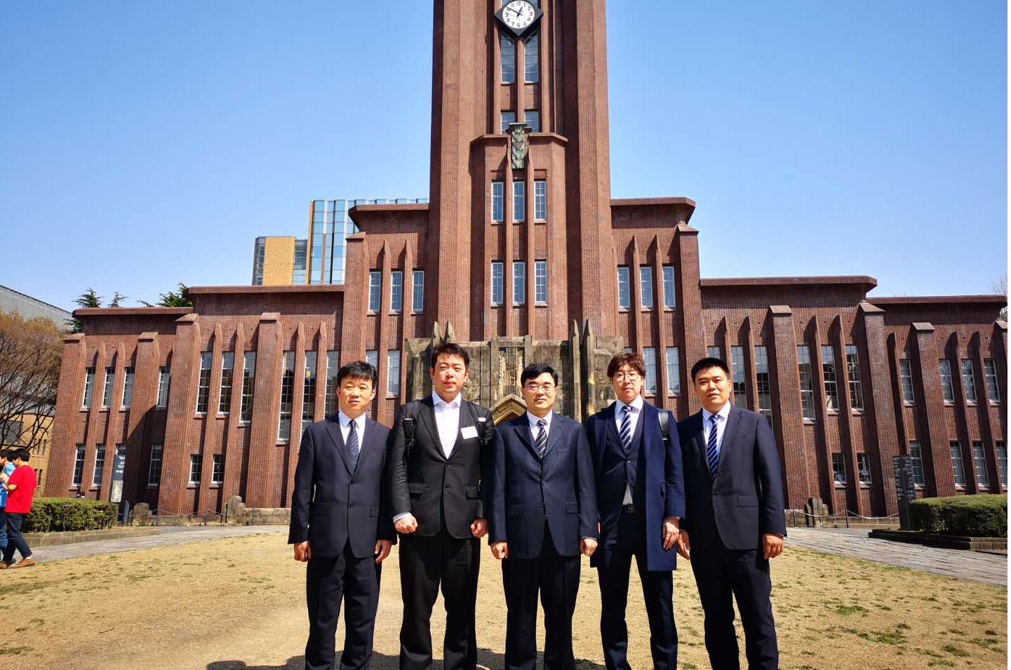青島黃海學院劉常青董事長帶隊赴日本參加系列交流活動