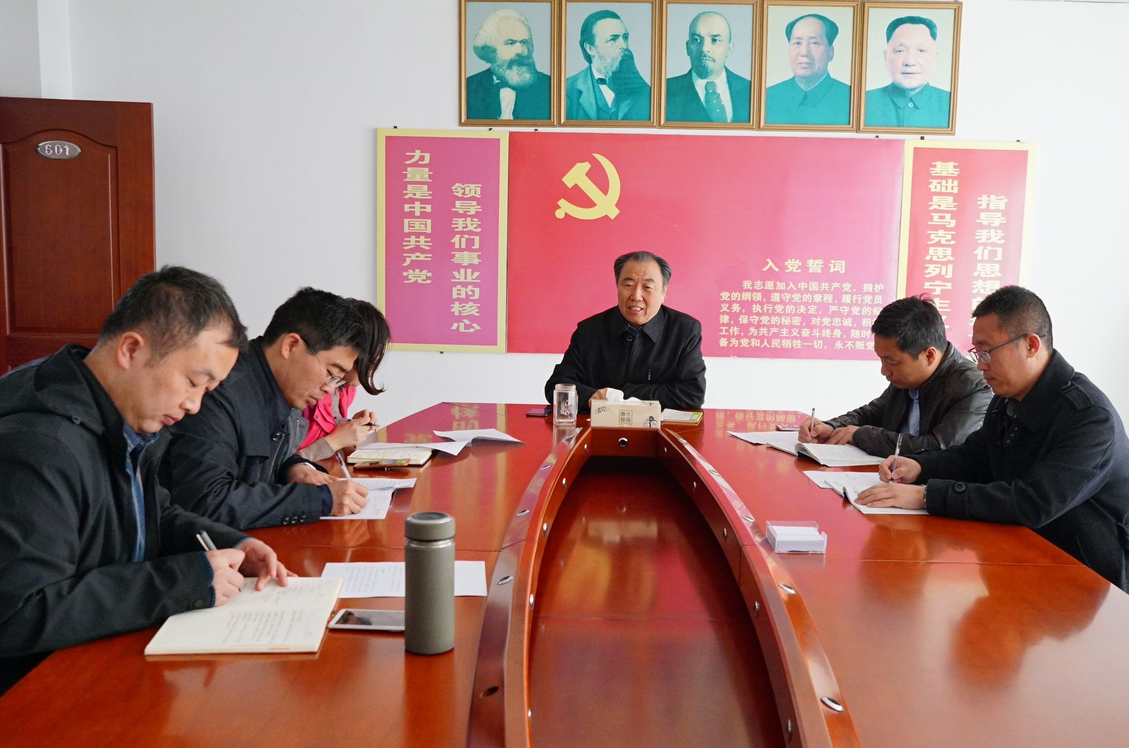 我校組織召開2019年關工委工作會議