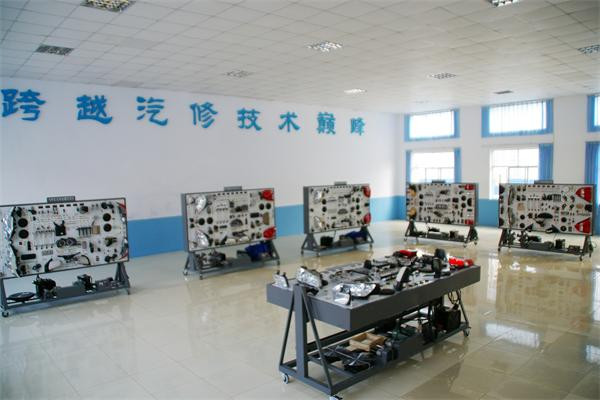 汽車維修技術實訓基地_副本.jpg