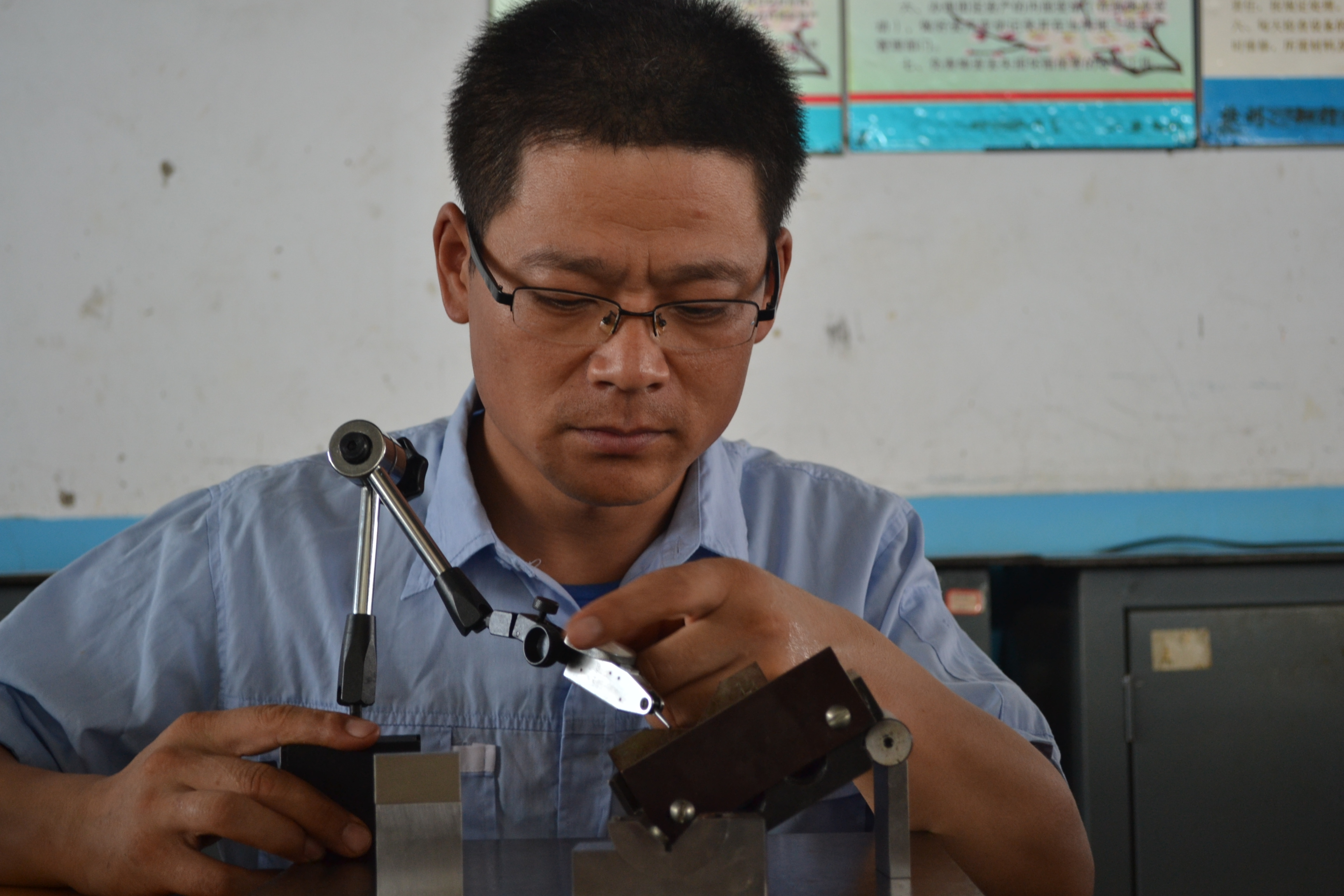 劉樹濤 鉗工實習指導教師  鉗工高級技師  青島市首席技師